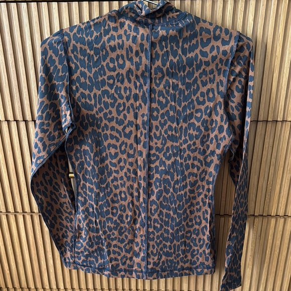 Ganni Mock Neck Leopard Print Top - Picture 2 of 6